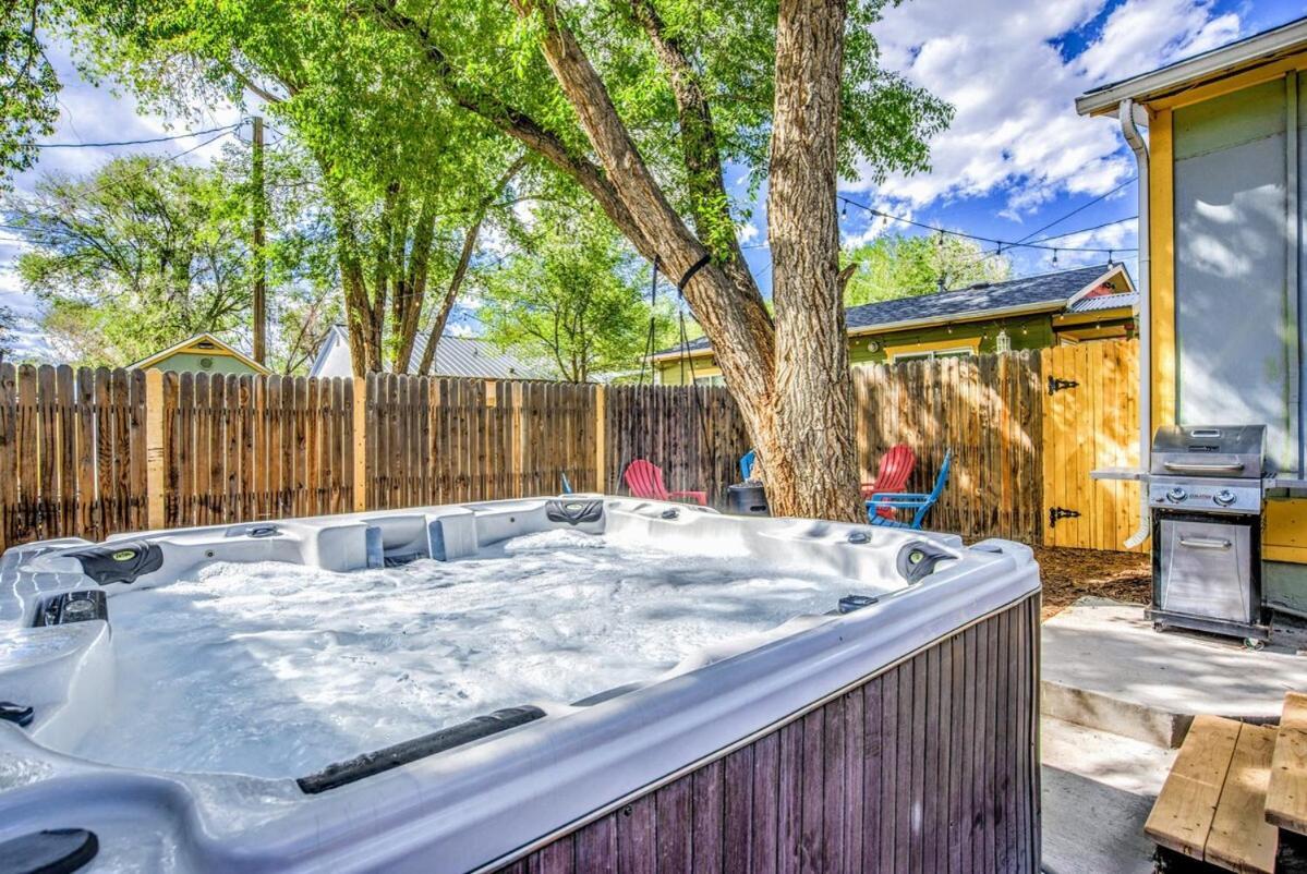 The Vibrant Victorian Hot Tub & Fire Pit In Occ Villa Colorado Springs Eksteriør billede