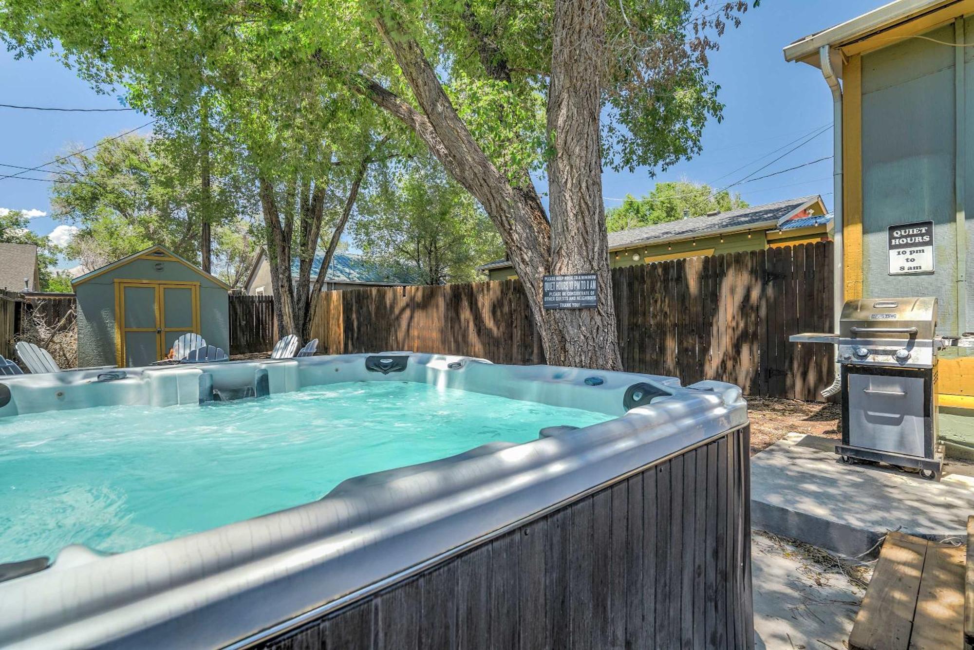 The Vibrant Victorian Hot Tub & Fire Pit In Occ Villa Colorado Springs Eksteriør billede